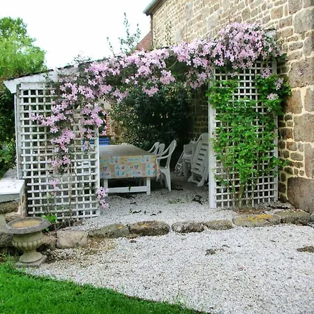 Séjour à la campagne Spacieuse Avec Grand Jardin, Animaux Acceptés - Fr-1-497-99 *