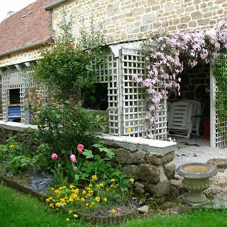 Séjour à la campagne Spacieuse Avec Grand Jardin, Animaux Acceptés - Fr-1-497-99 *