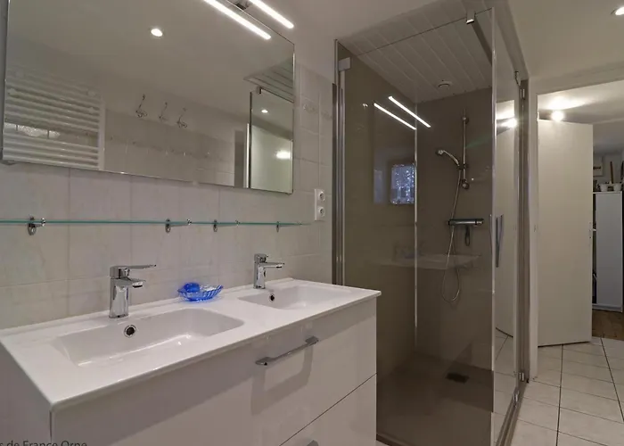 Spacieuse Avec Grand Jardin, Animaux Acceptes - Fr-1-497-99 Saint-Bomer-les-Forges